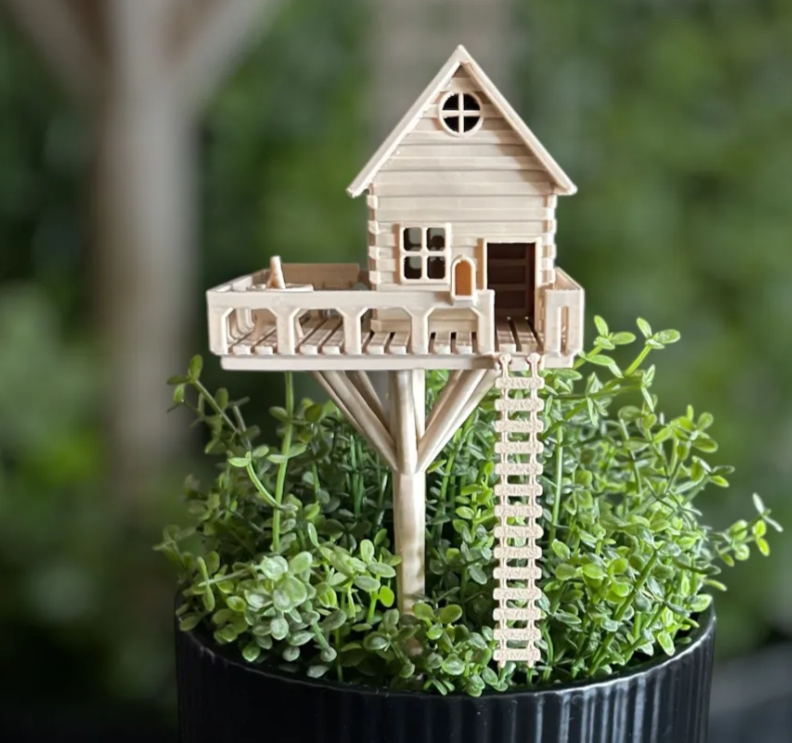 Mini Treehouse with Ladder for Flower Pot